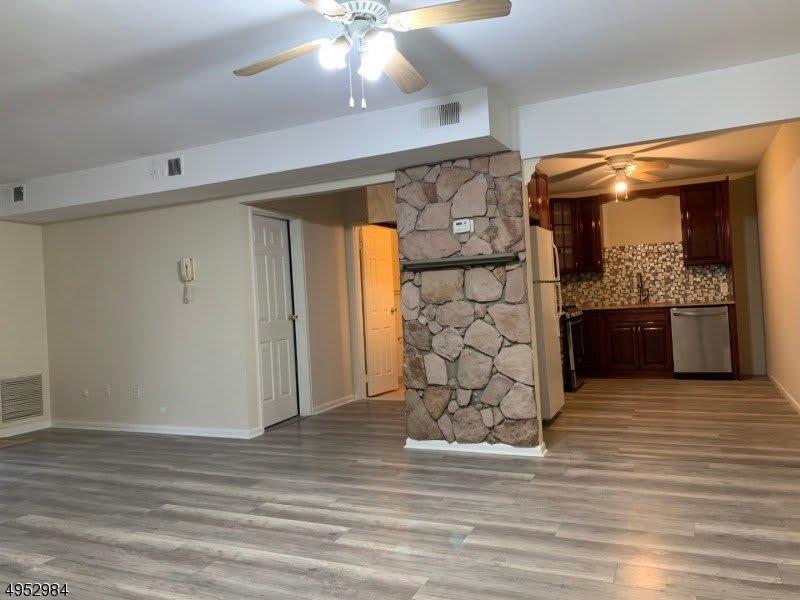 221 Ringwood Ave – photo 3