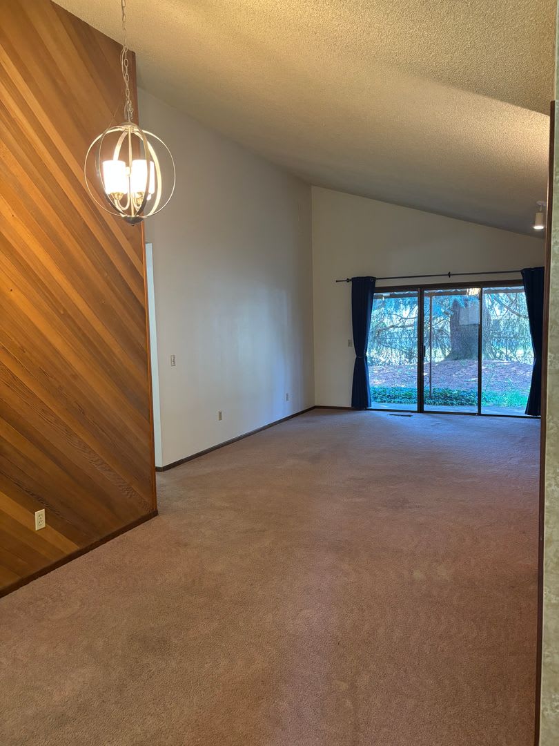 Groovy Townhouse-55+ in Hazel Dell – photo 4