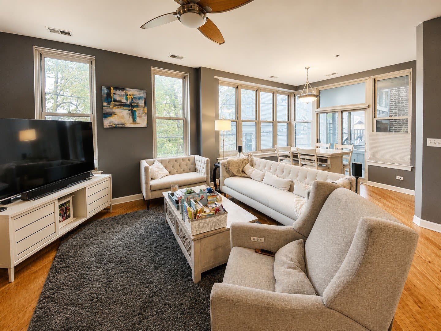 3113 W Lawrence Avenue – photo 2