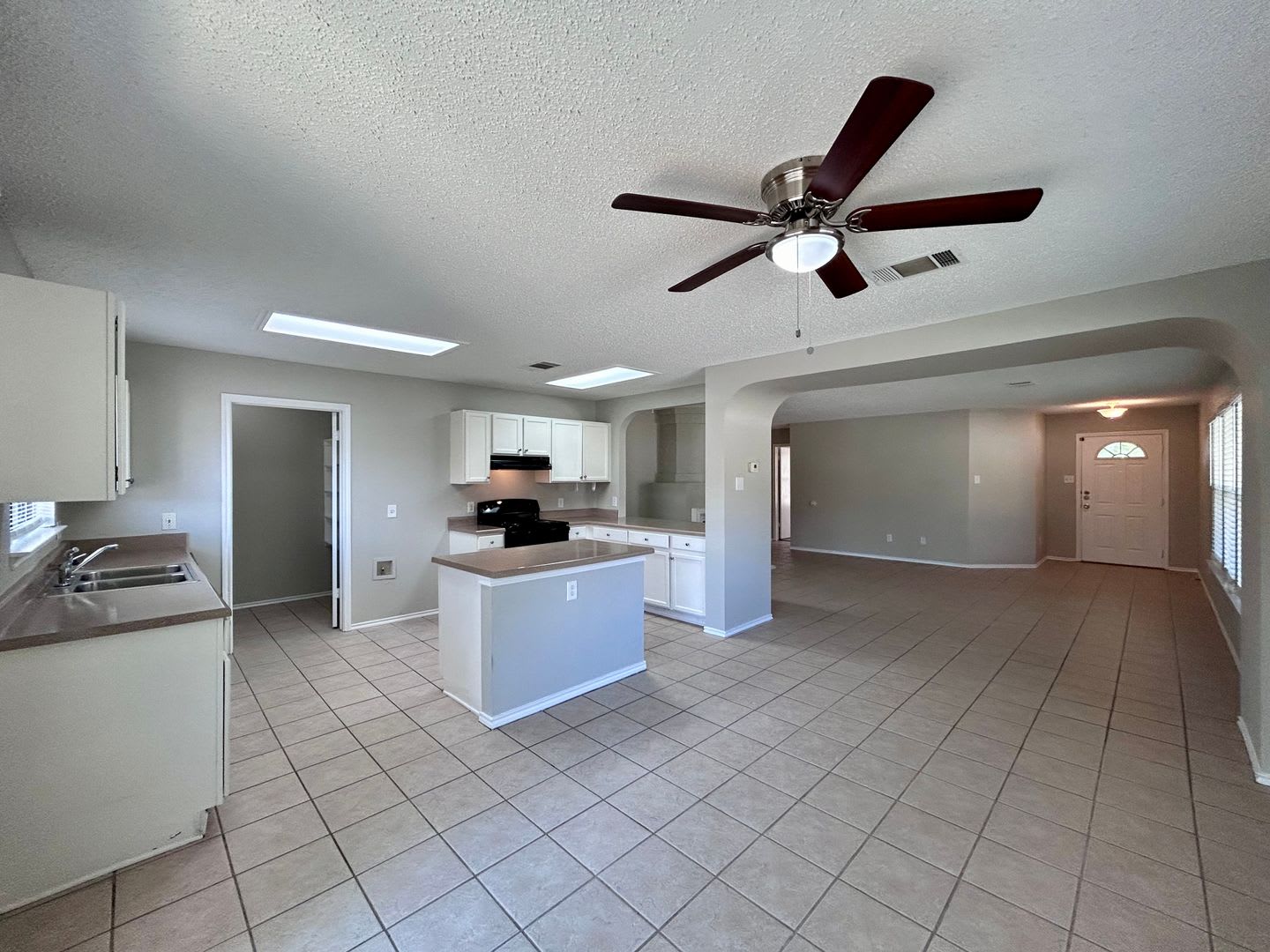3647 Bass Lp 78665 3 Bed 2 Bath 1 Car Garage 1875 – photo 5