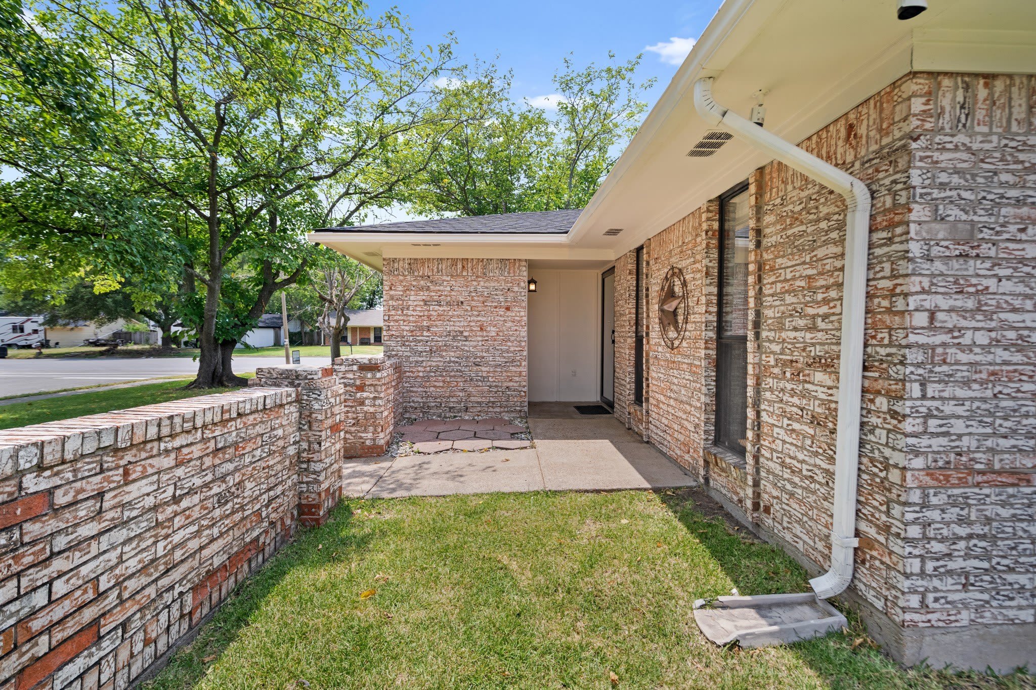 1801 Ridgecrest Drive – photo 2