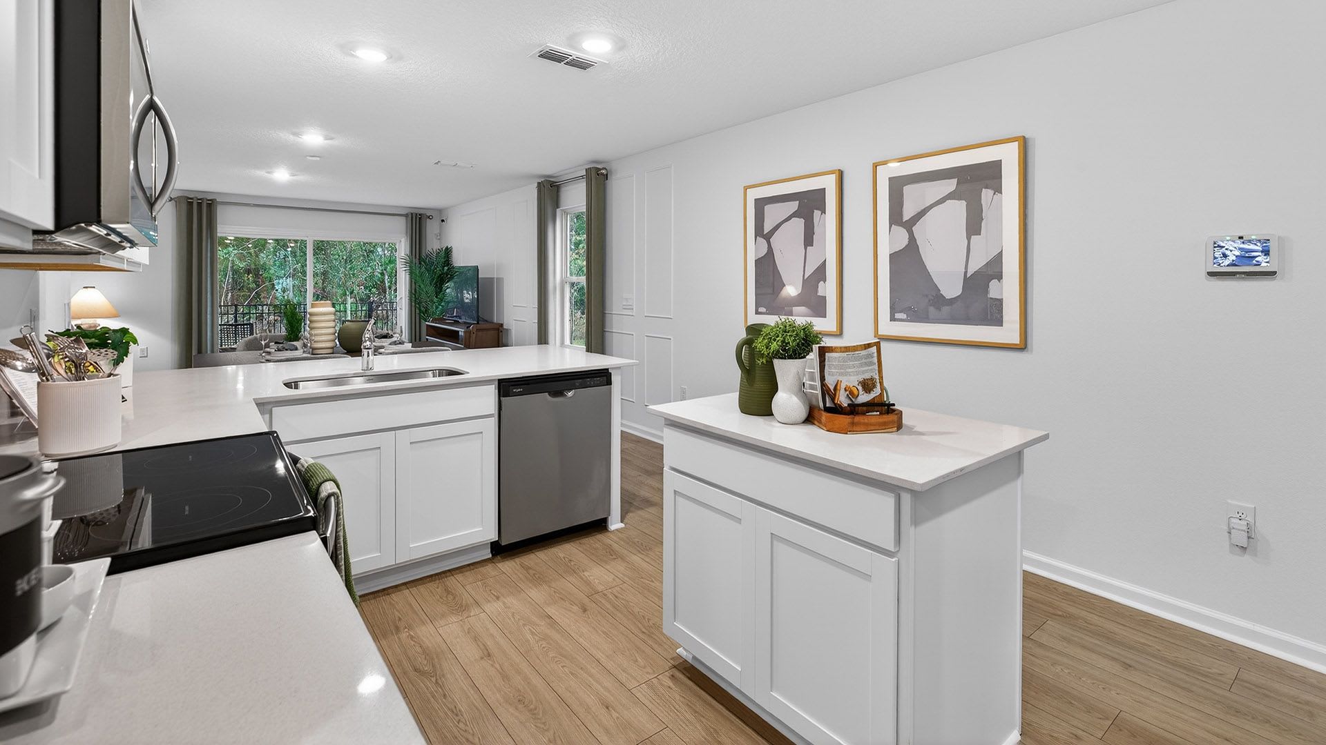 New Large Villa Construction Advertised Rent Reflects 18 Month Lease On This 3 2 5 1 12 Month Lease Available For 50 Month Additional – photo 5