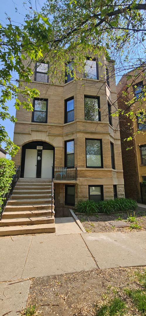 2952 W. Nelson – photo 1