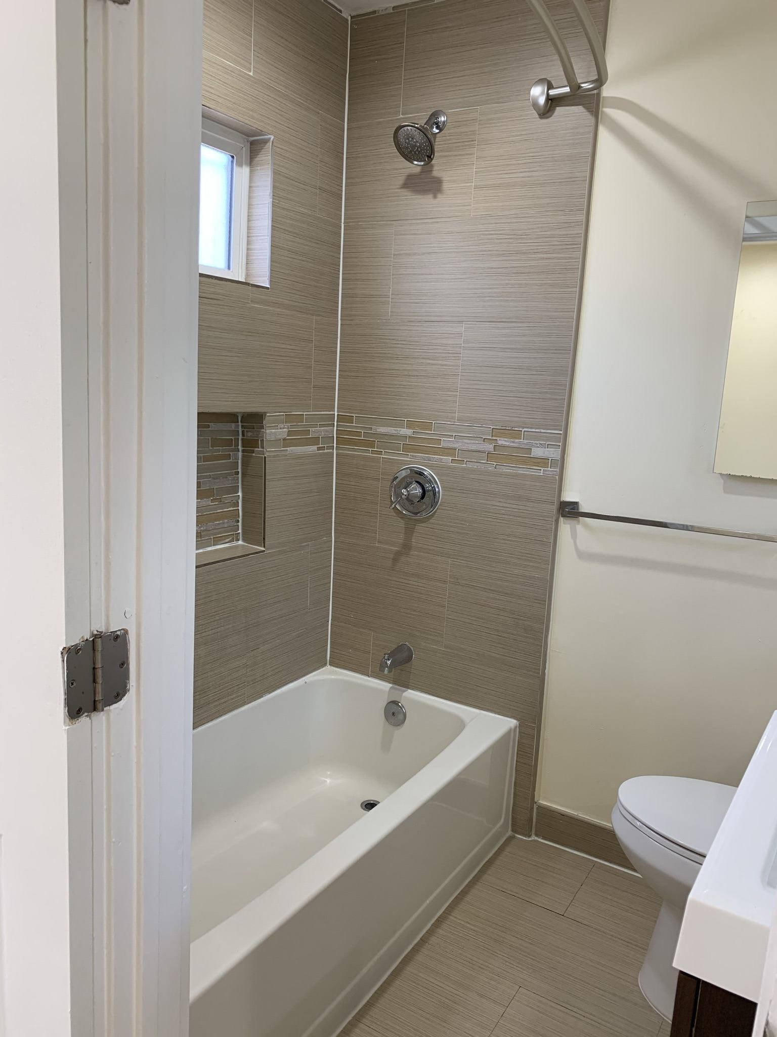914 W 81st Street – photo 3