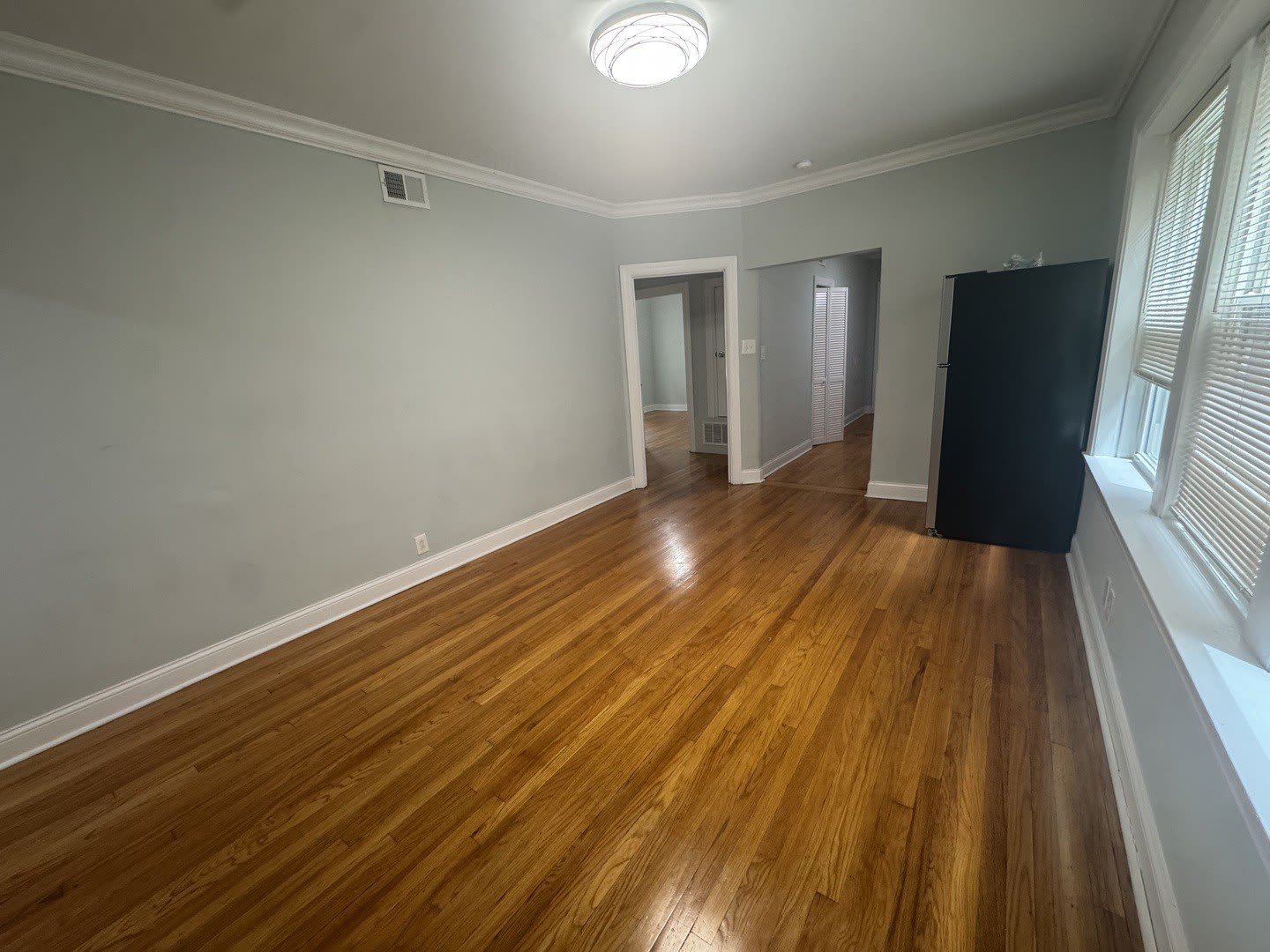 5405 N Sawyer Avenue – photo 4