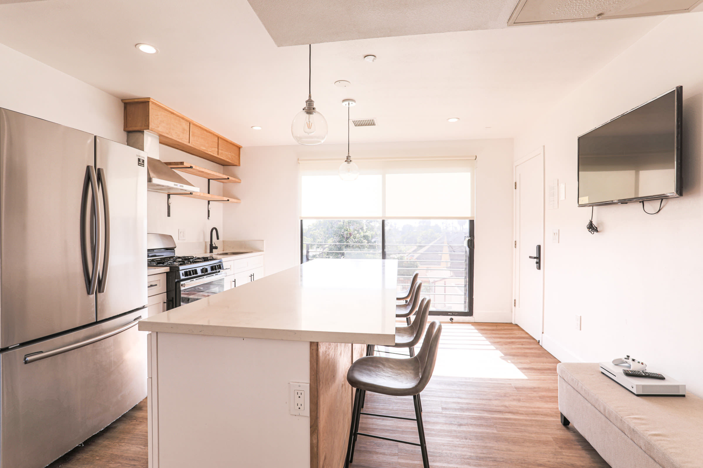 1620 W 35th Place – photo 1