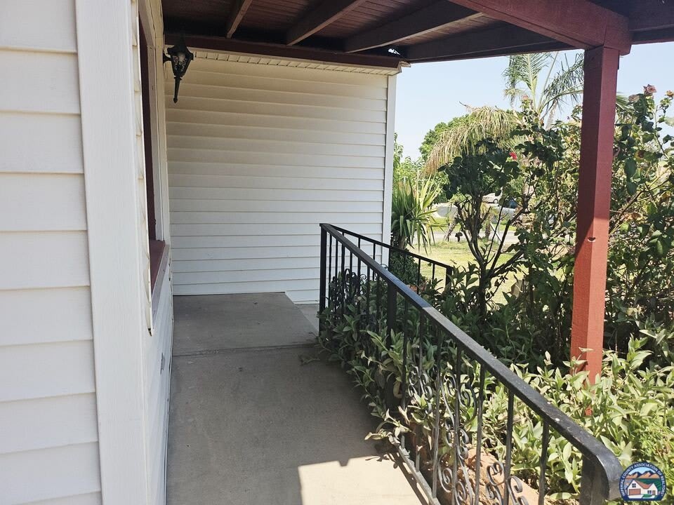 154 C St – photo 3