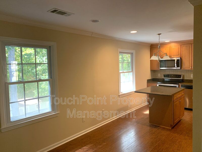 1114 Glenshannon Rd – photo 5