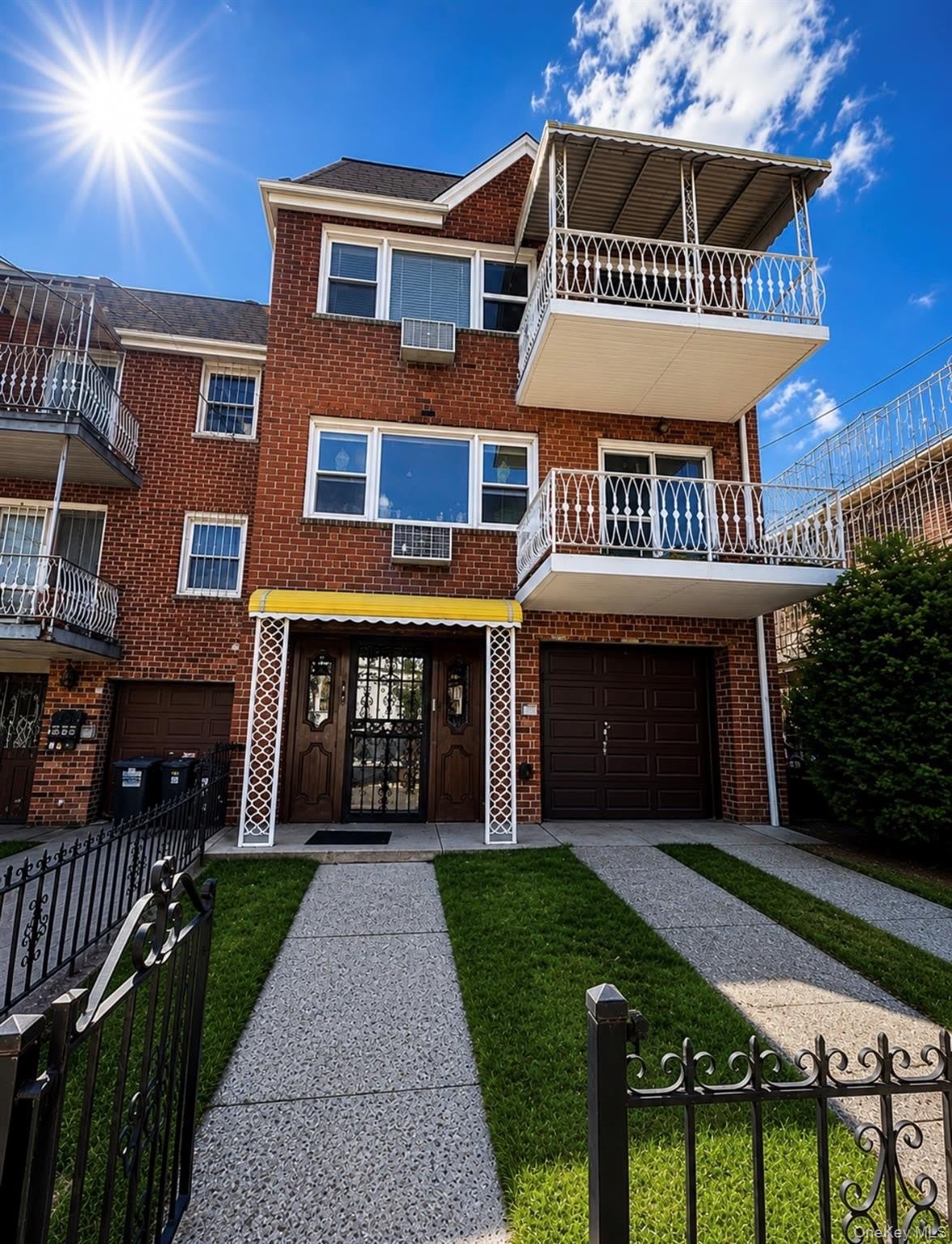 4304 72nd Street – photo 1