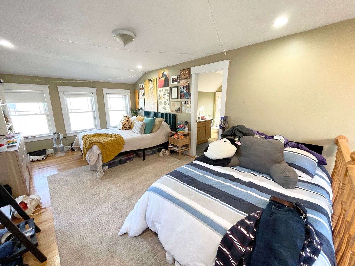 Mission Hill 4 Bed – 3.5 Bath – Central Air – Garage Parking – No Fee – 9/1 – photo 5
