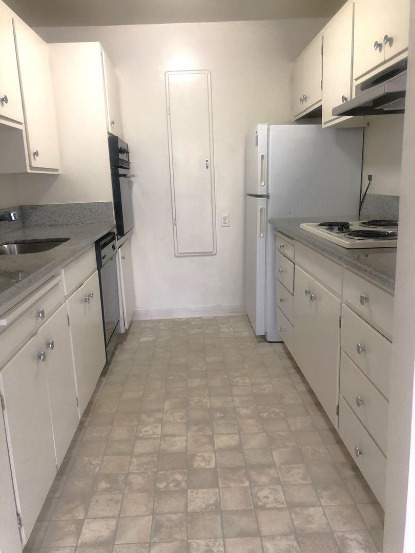 This large 3 bedroom 2 bath apartment is in the heart of Gourmet Ghetto~ SECURITY DEPOSIT REDUCED.. – photo 3