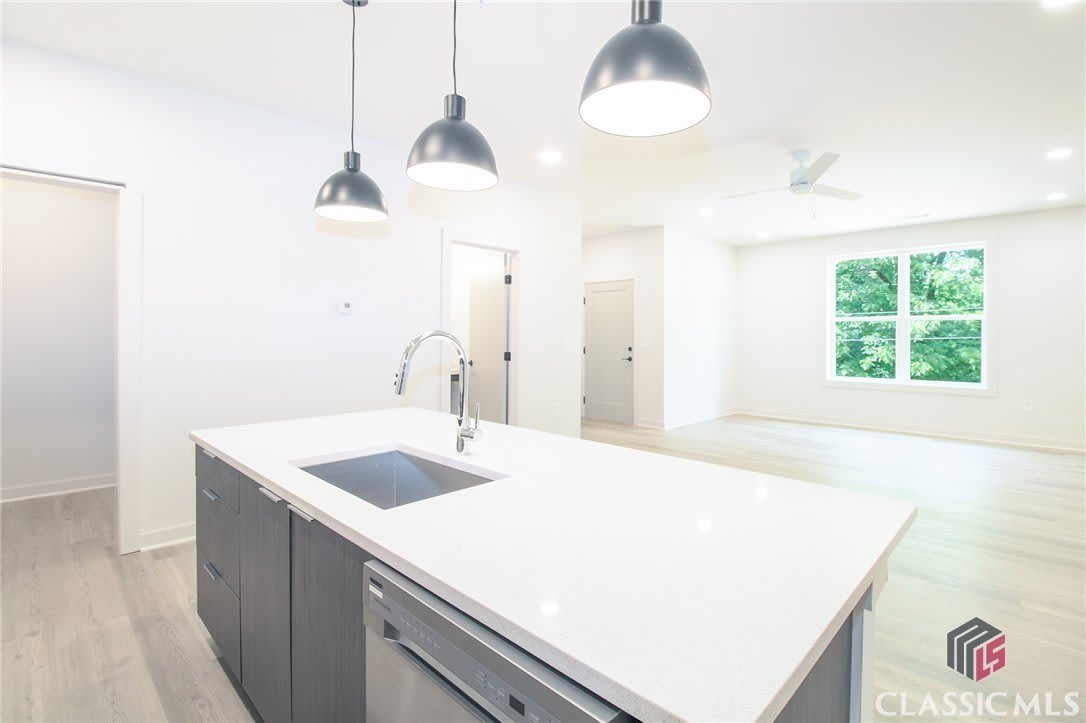 240 Martha Drive – photo 3