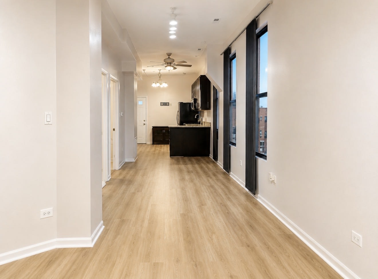 806 S Leavitt 2Nd Flr – photo 2