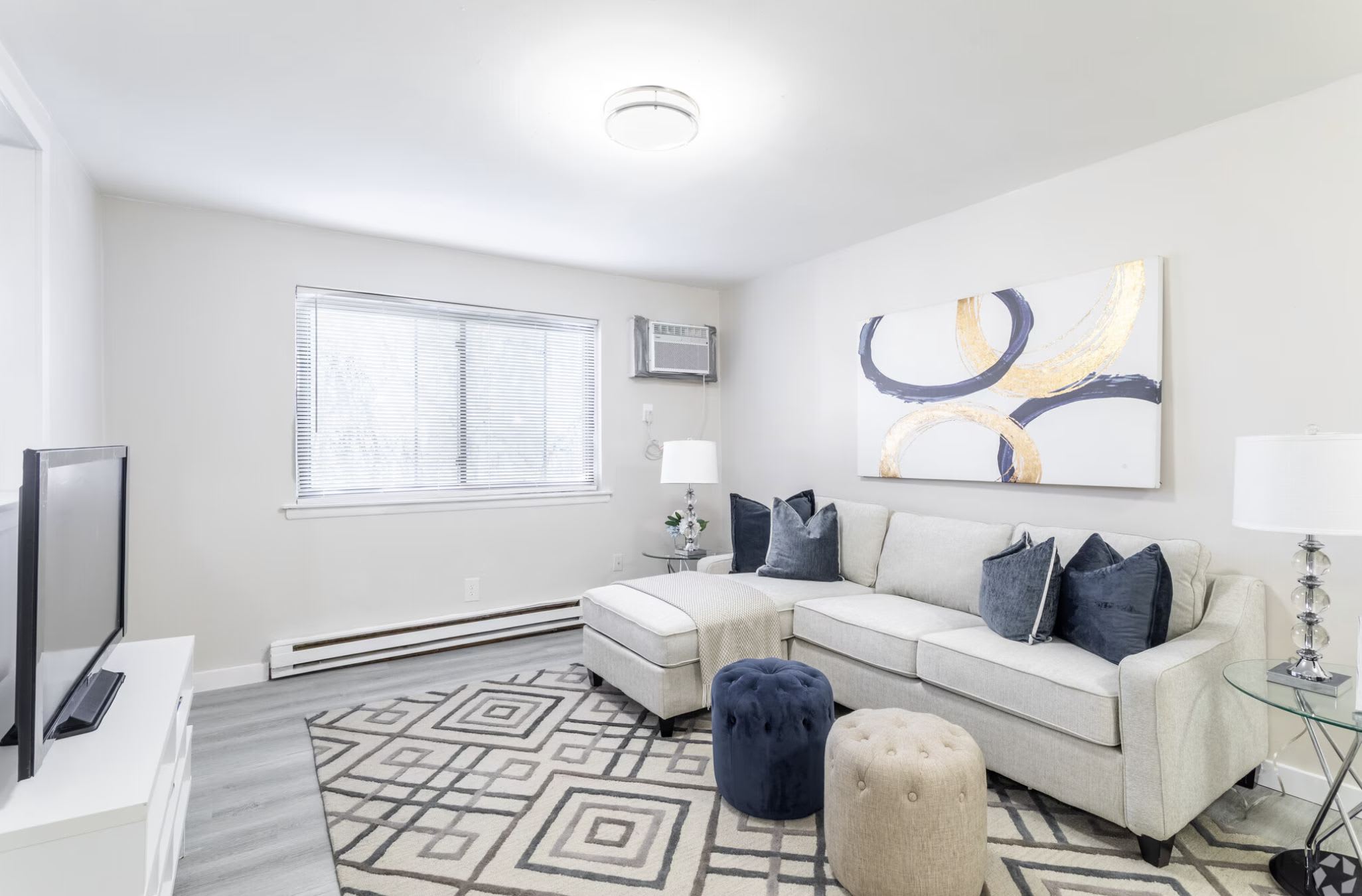 311 N Sycamore Ave – photo 1