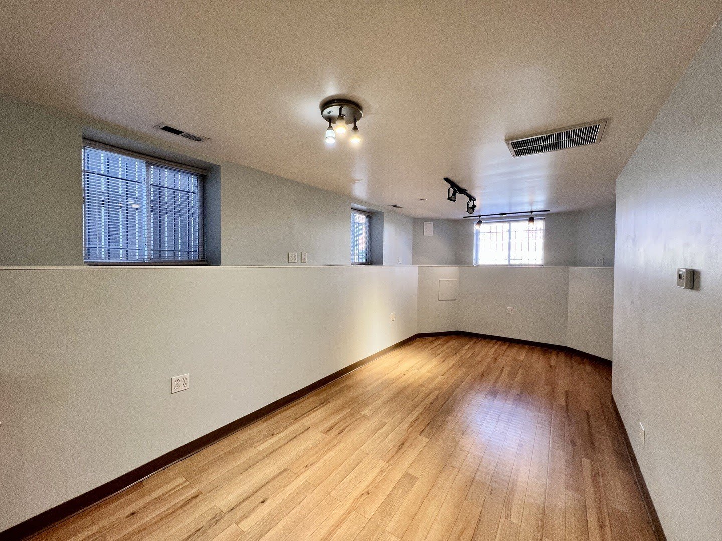 2915 N Lawndale Avenue – photo 3