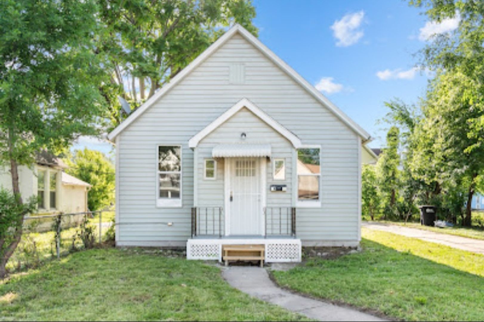 Updated 2 Bedroom Home – photo 1