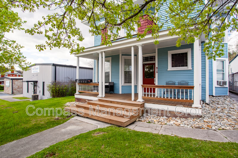 813 Hall of Fame Drive – photo 1