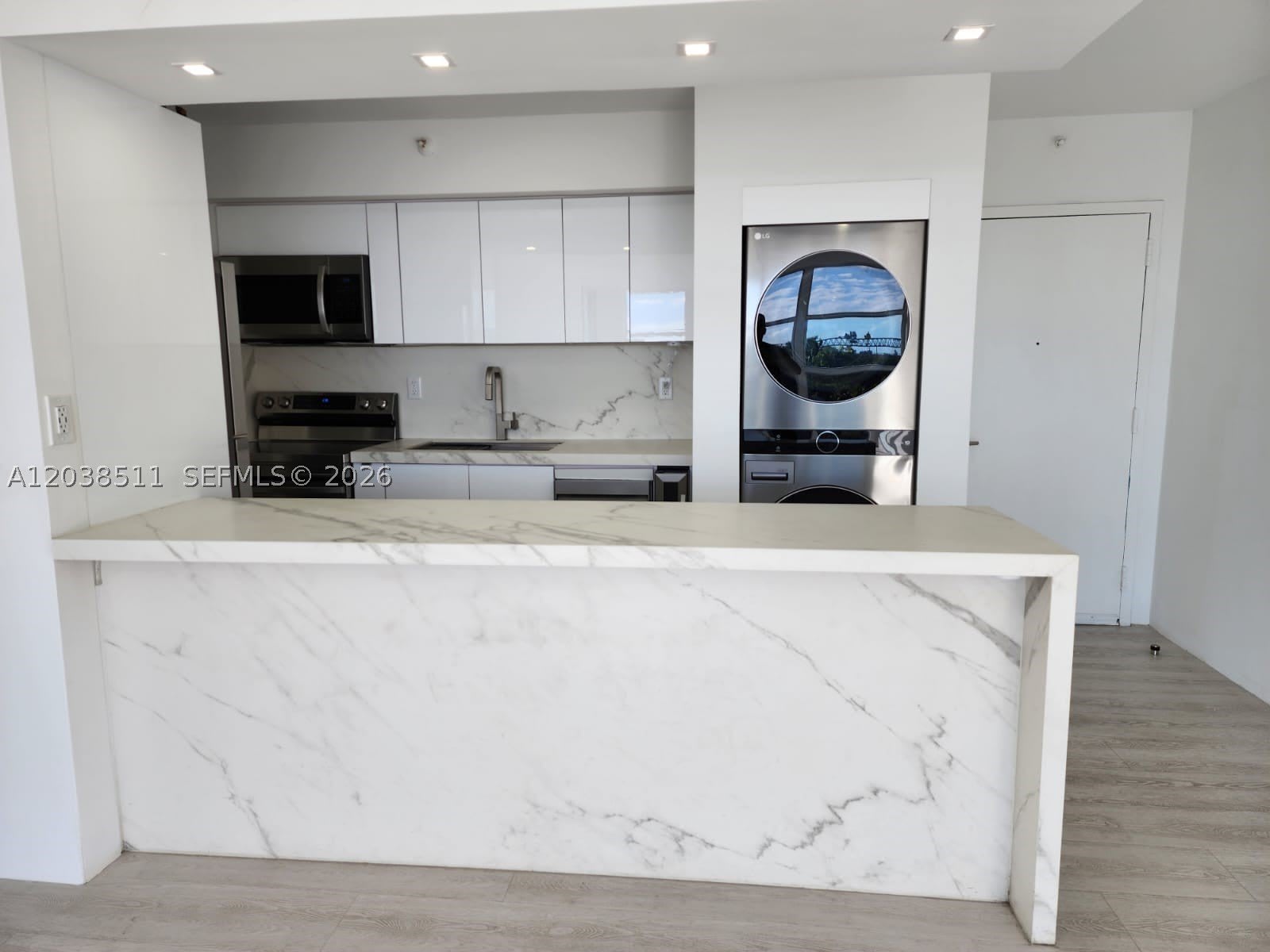 1700 Nw N River Dr – photo 2