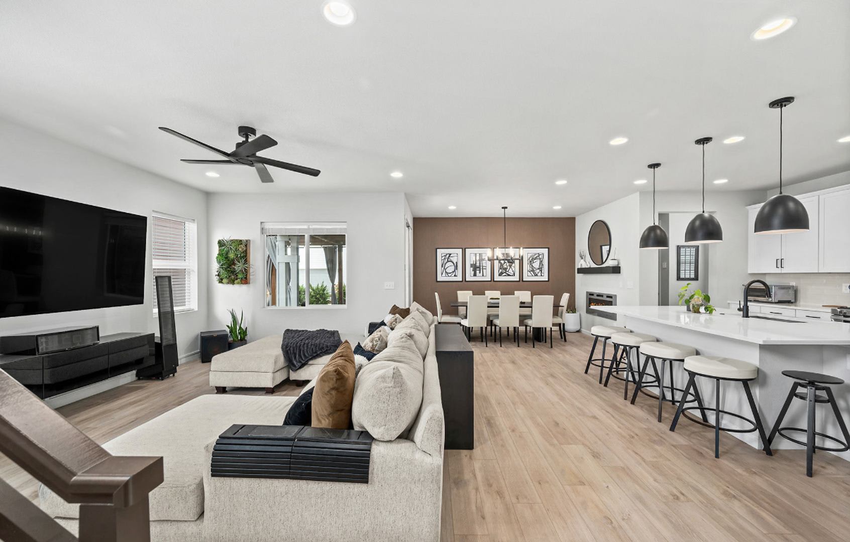 Gorgeous 4 Bedroom 4 Bathroom Reunion Home – photo 3