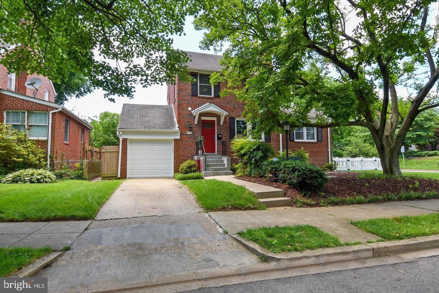 4732 ELLICOTT Street NW – photo 2