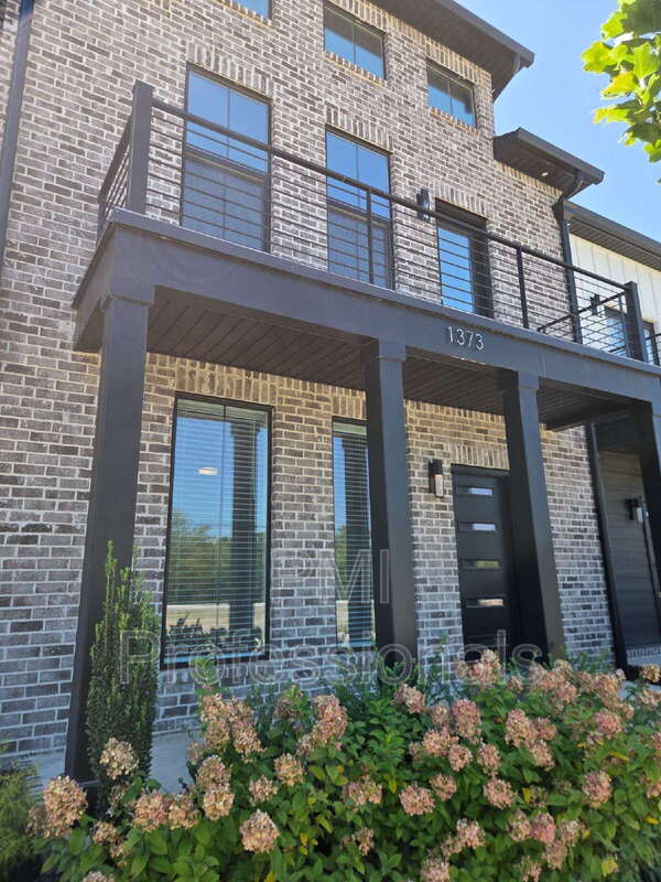 1373 Rebecca Johns Dr – photo 2