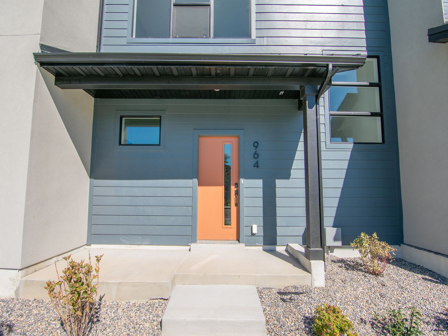 Spacious 3 Story Townhome Inlcudes 2 Car Garage – photo 3