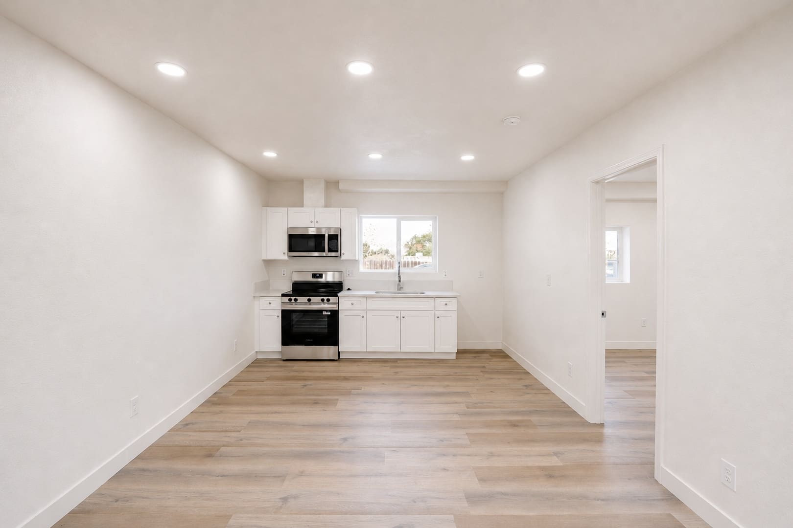 6187 Vanessa Street – photo 5