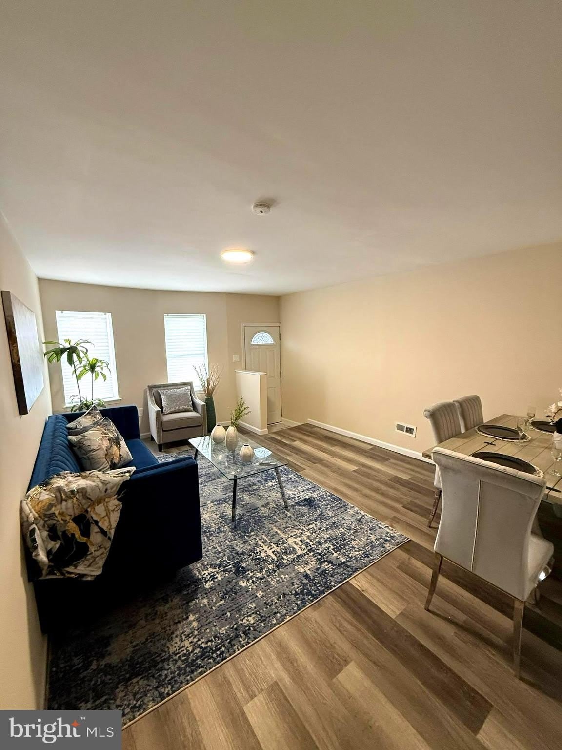 1028 E NORTH Avenue – photo 2