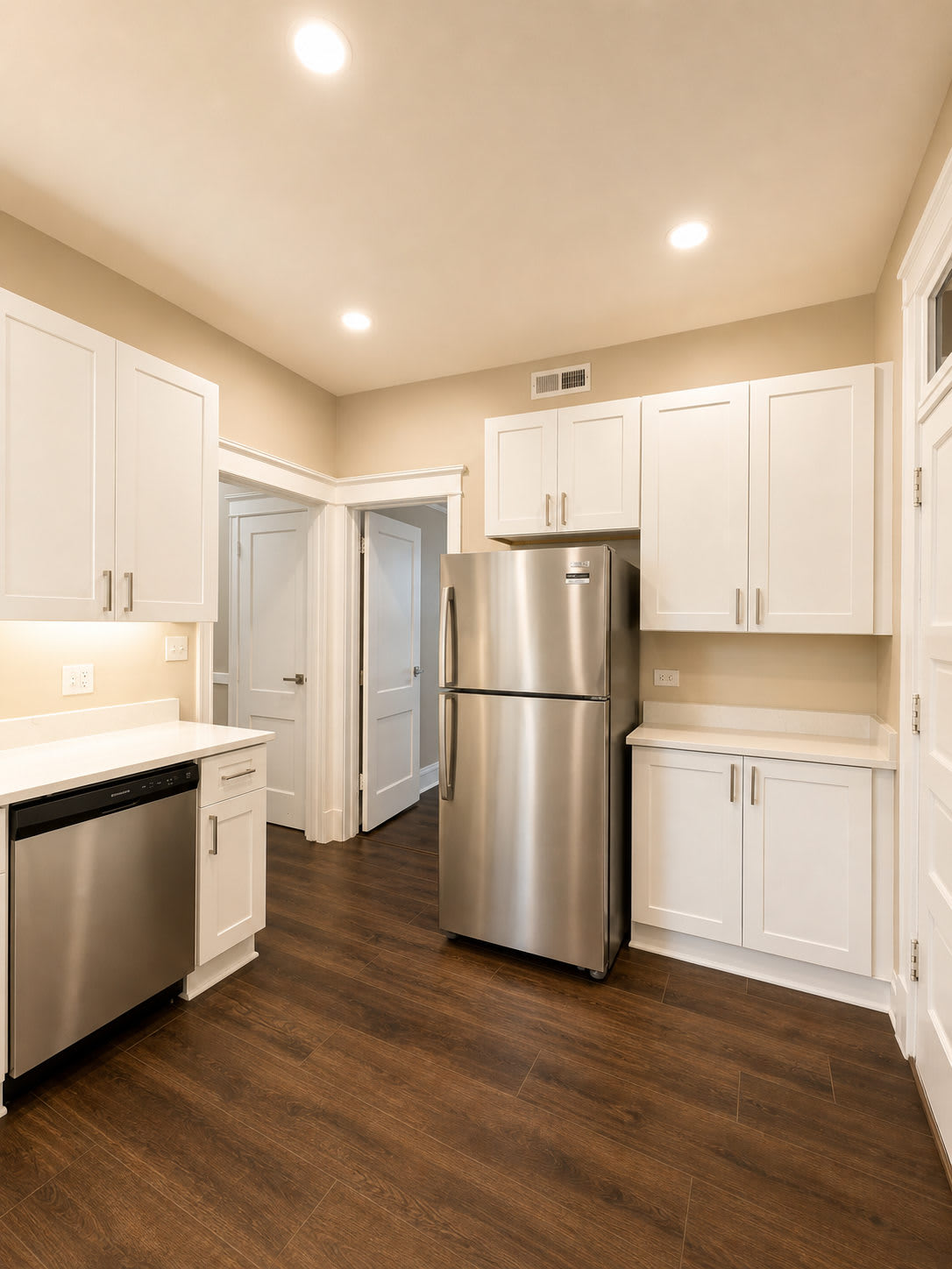 1443 W Foster Ave – photo 4
