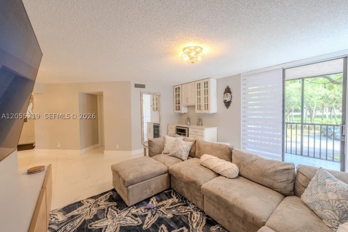 10451 W Broward Blvd – photo 2