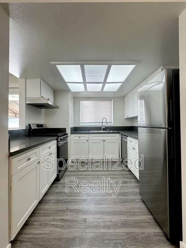 328 E Providencia Avenue – photo 4