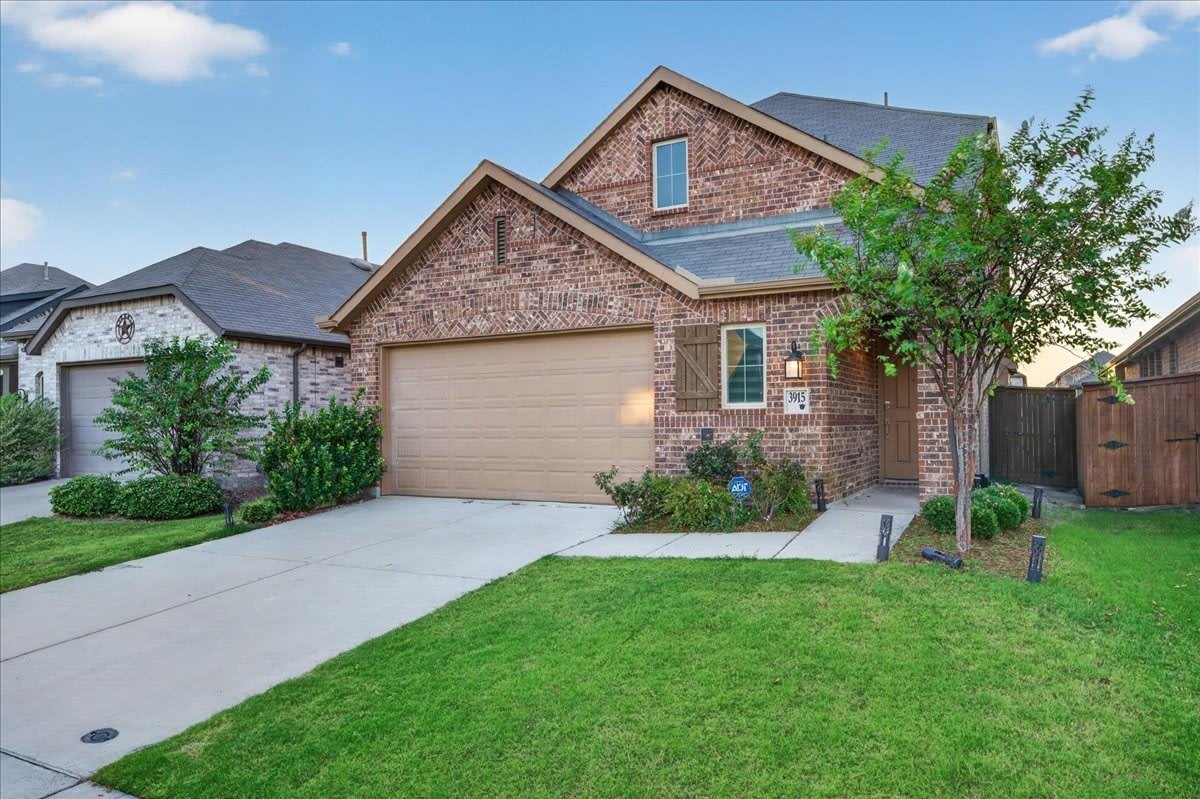 3915 Spencer Lane – photo 1
