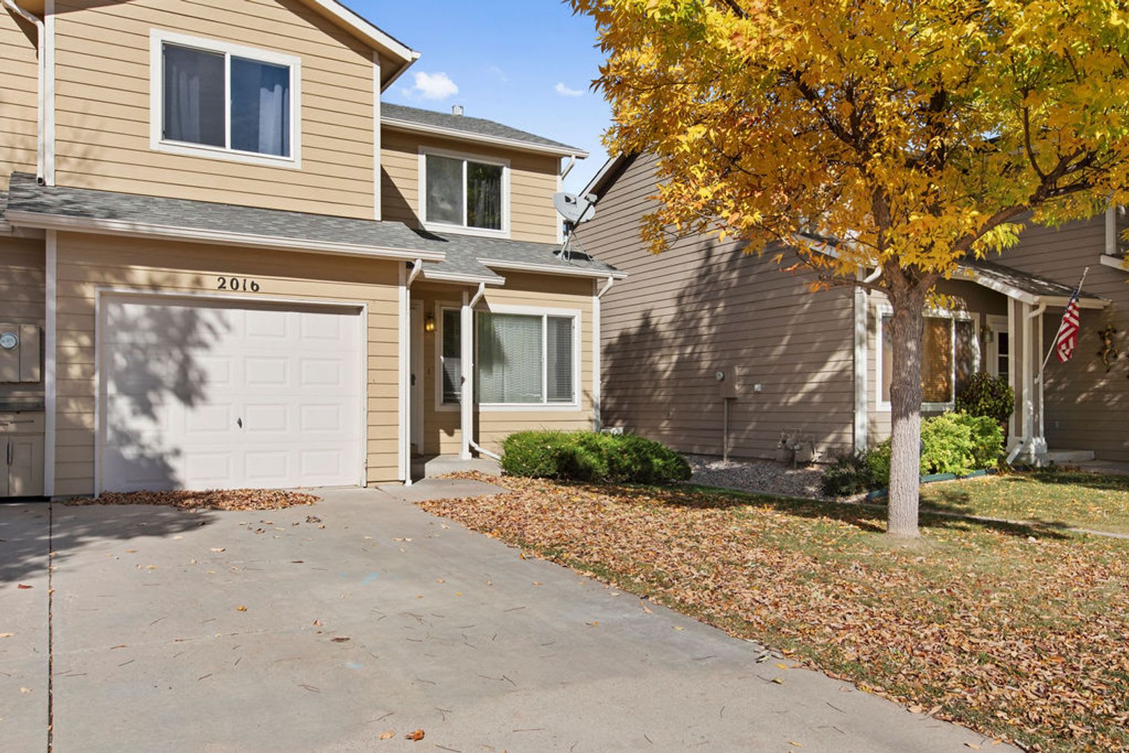 3 Bedroom 3 Bath Townhome – photo 3