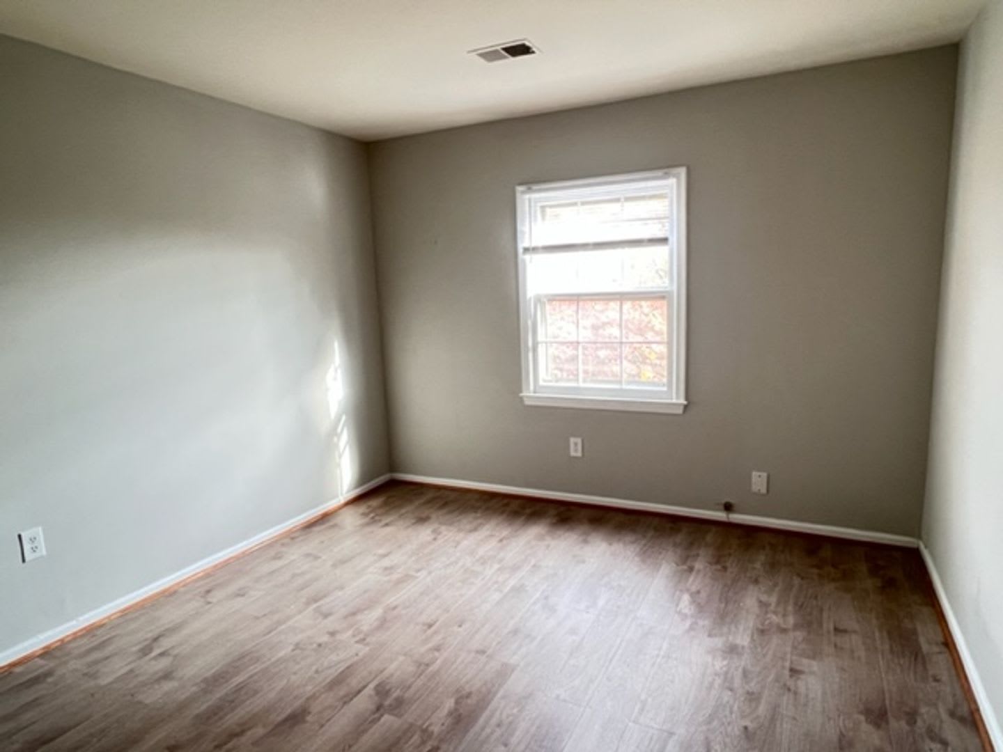 1400 Admiral Dr – photo 3