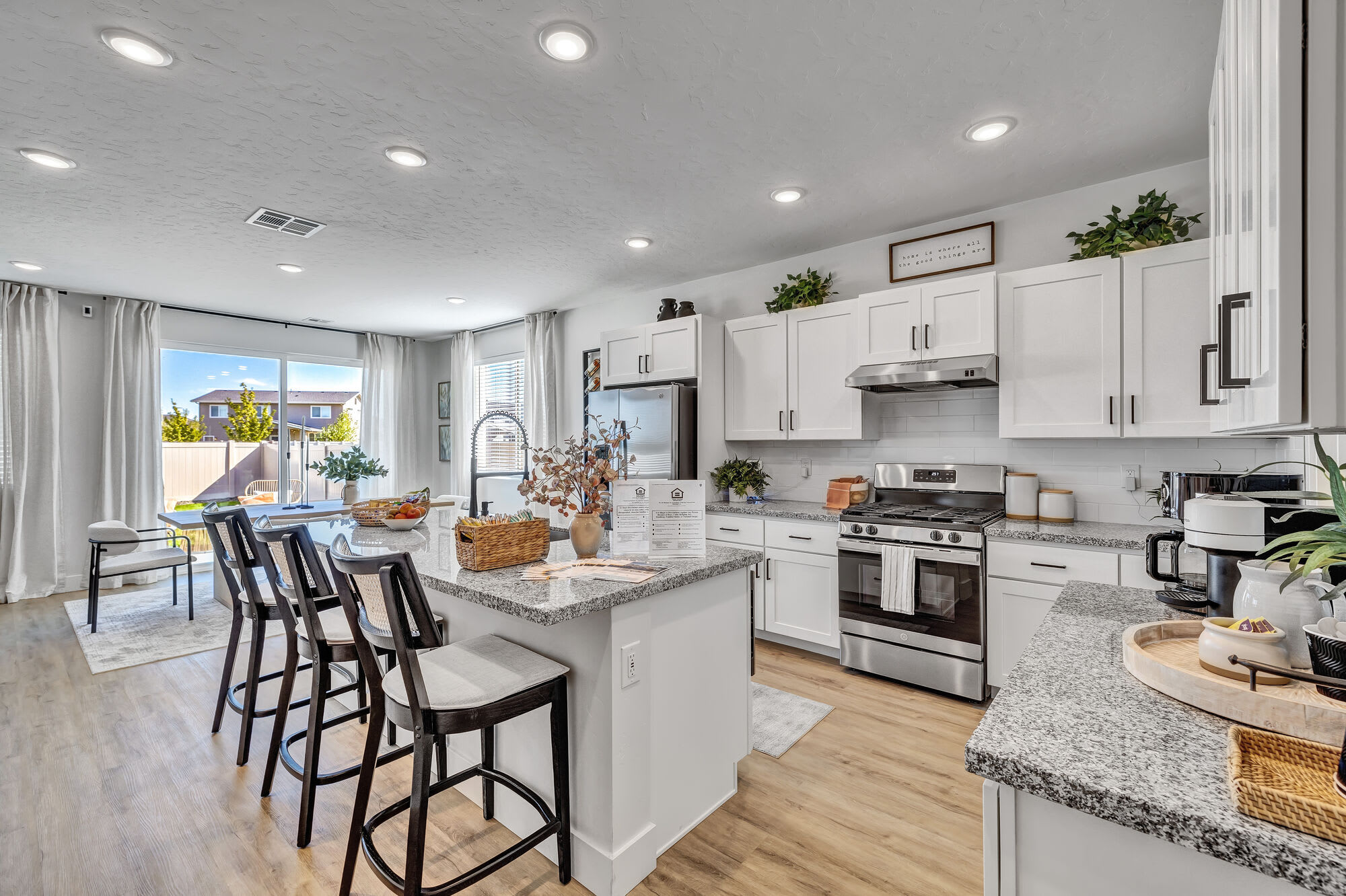 BB Living at The Oaks – photo 4