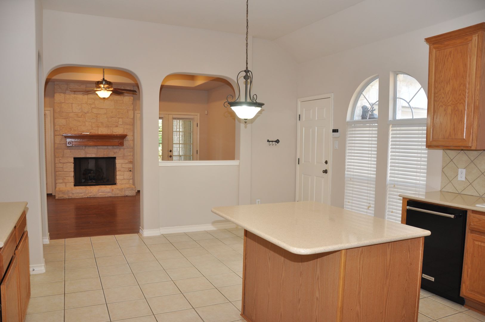 3 Bedroom 2 Bath W/ Great Office Space in Avery Ranch – photo 4