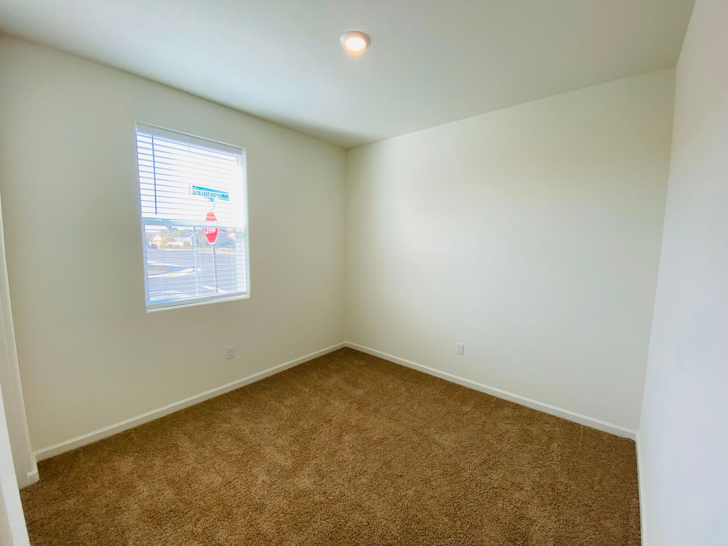 Newer Home in Linda – photo 3
