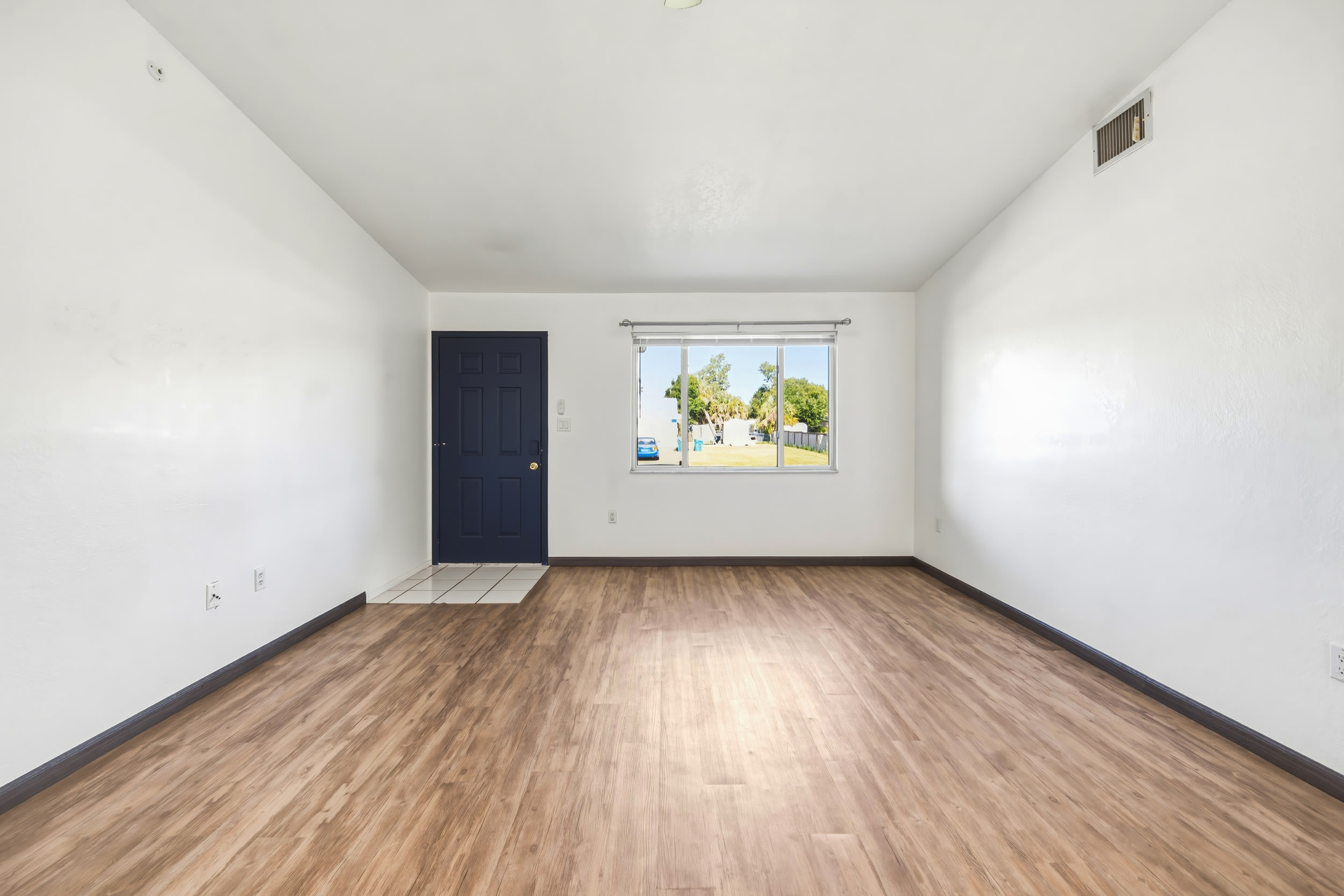 1326 Birchcrest Blvd – photo 4