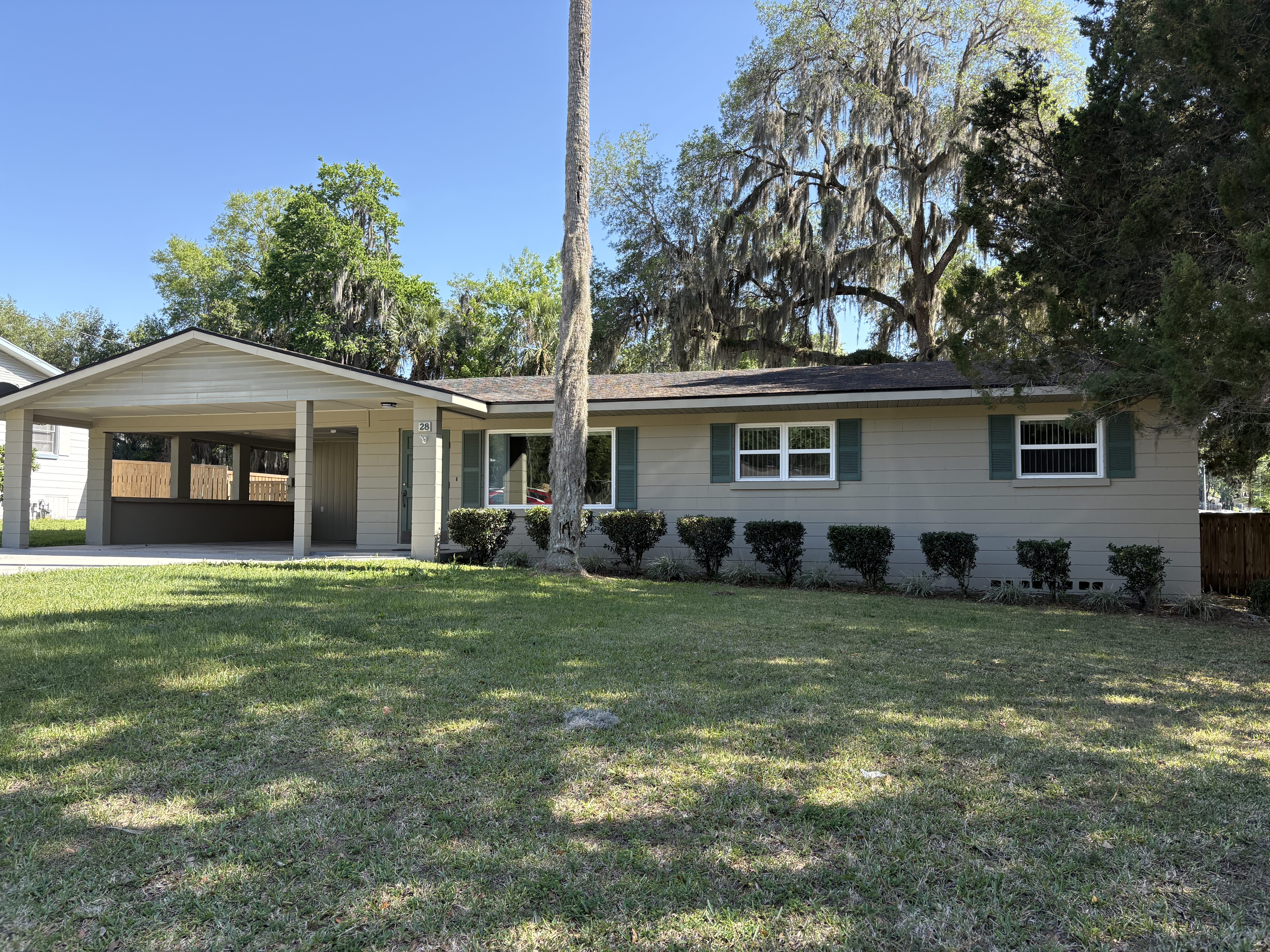 28 Southeast 19th Street – photo 1