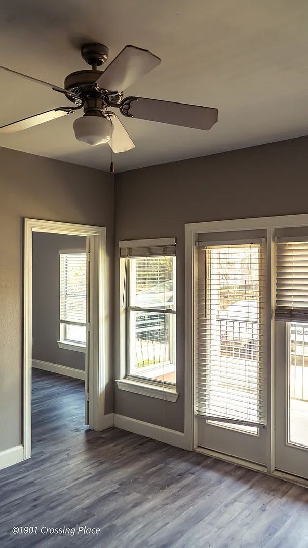 Room in 4 Bedroom Home at Crossing Pl – photo 5