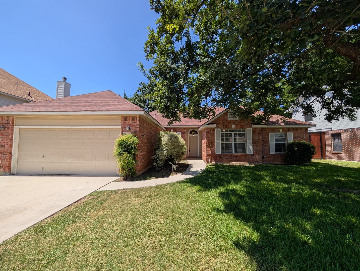3 3 2 In Rivertree River Access Wood Burning Fire Place Covered Back Patio Tons Of Community Amenities Cisd – photo 3