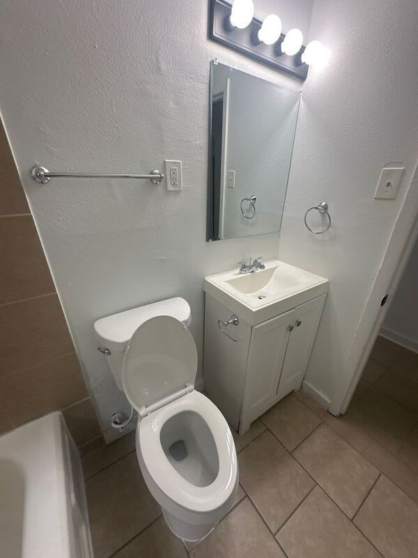 1344 Hyde Pk Blvd – photo 5