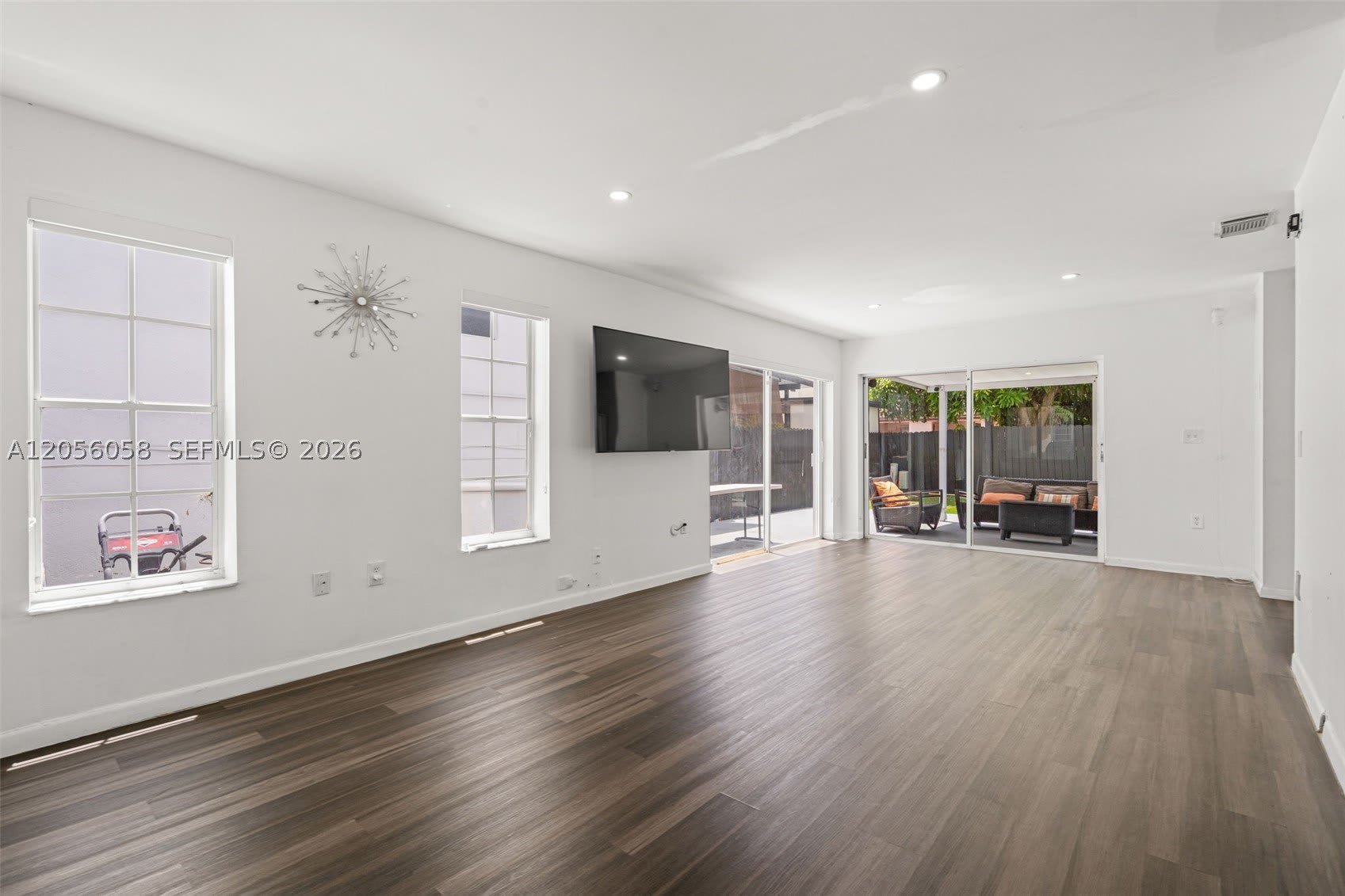 13990 SW 160th Ter – photo 5
