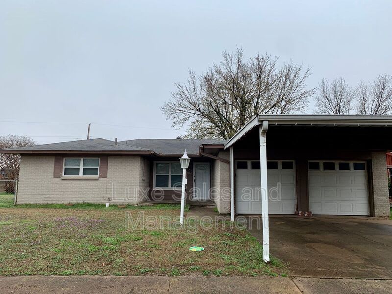 406 W. Douglas Dr – photo 3