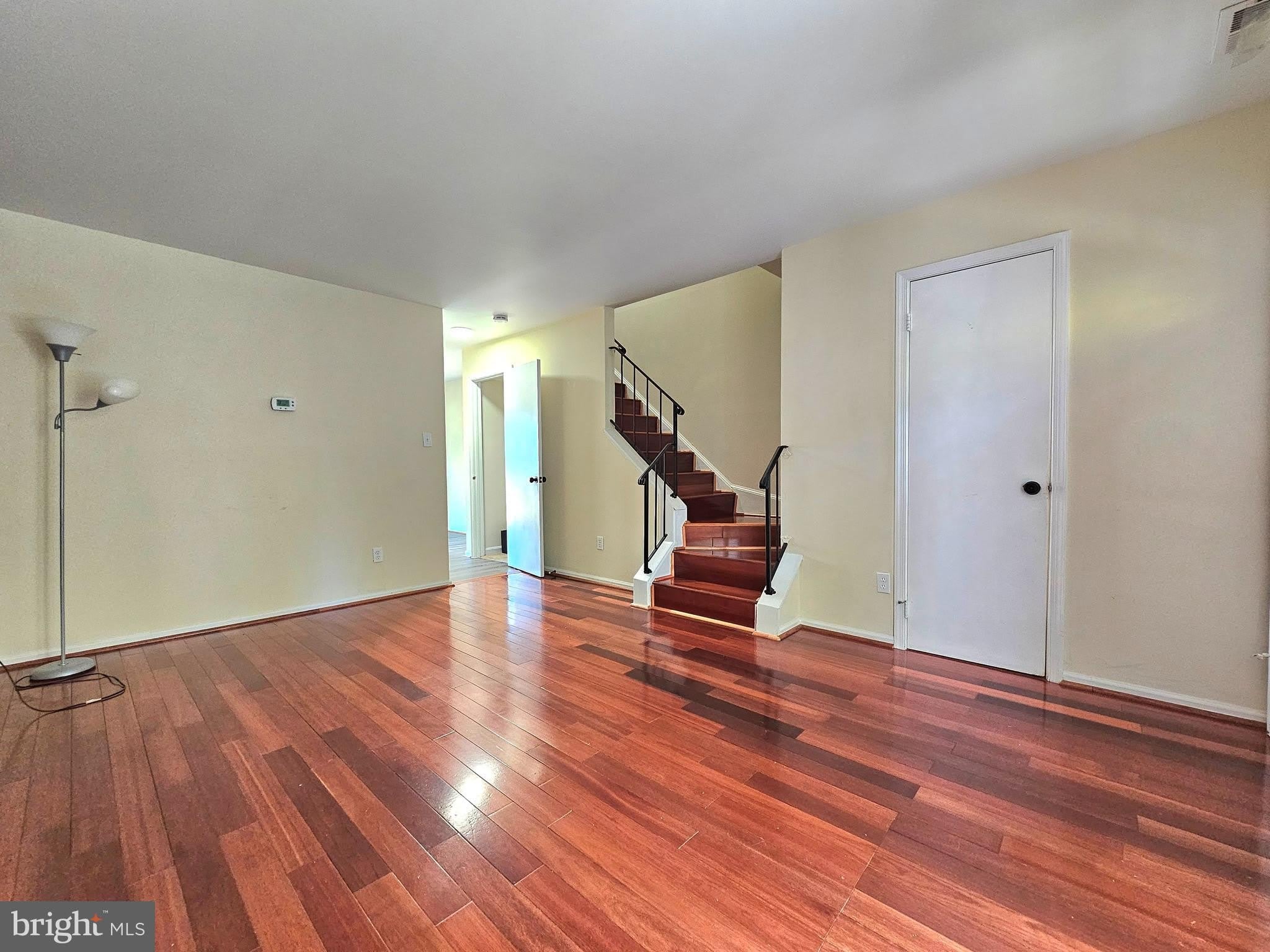 8561 SOUTHLAWN Court – photo 3