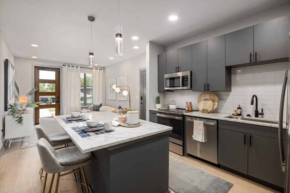 Chester Hills Apartments – photo 4