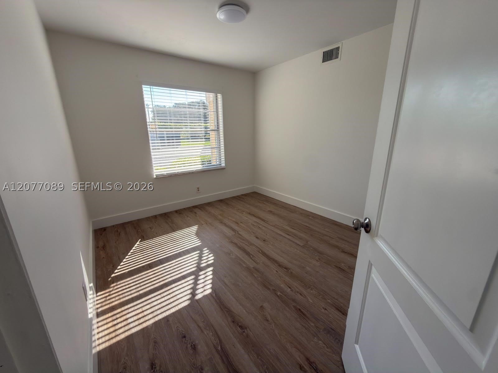 9937 Three Lakes Cir – photo 4