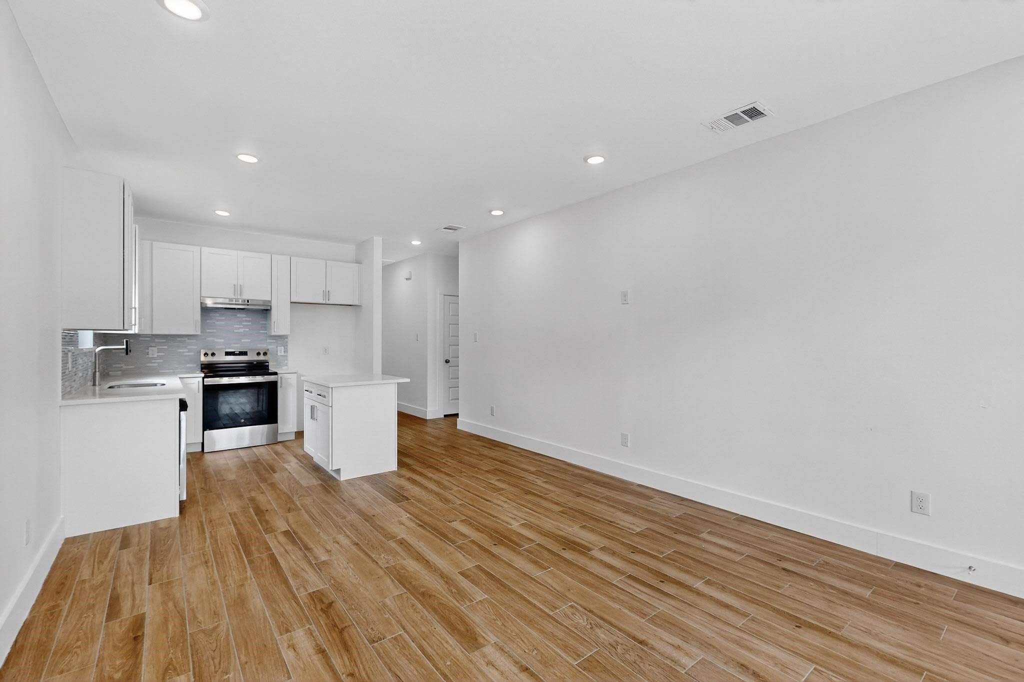 707 Fuller Street – photo 4
