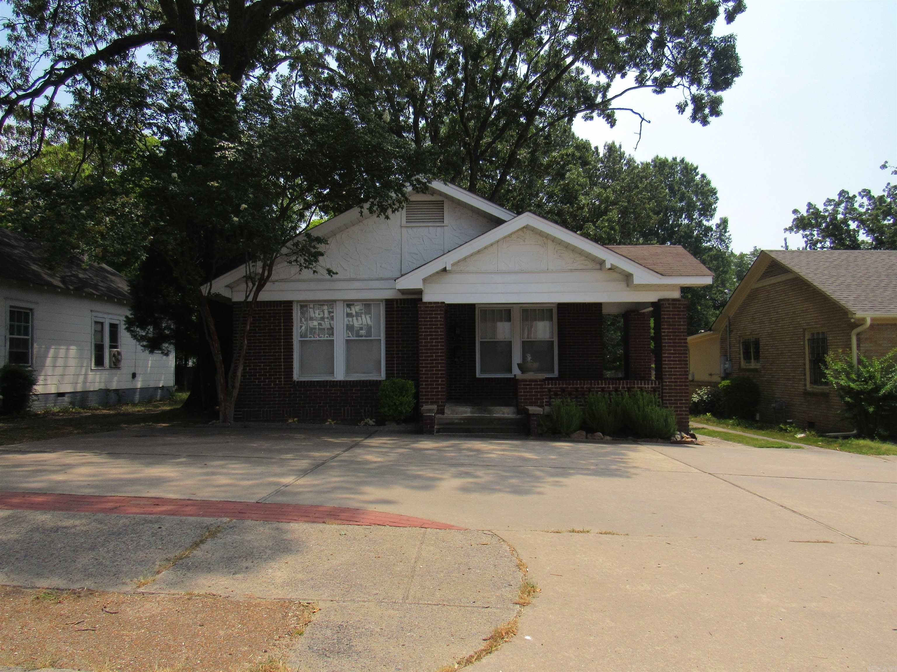 2116 Main St – photo 1