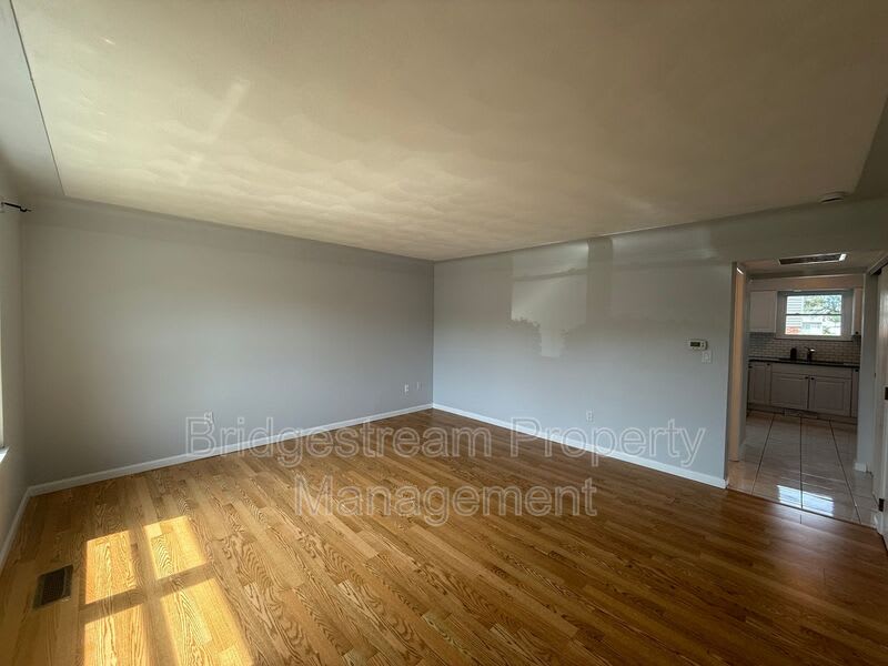 3851 Hillsboro Drive – photo 2